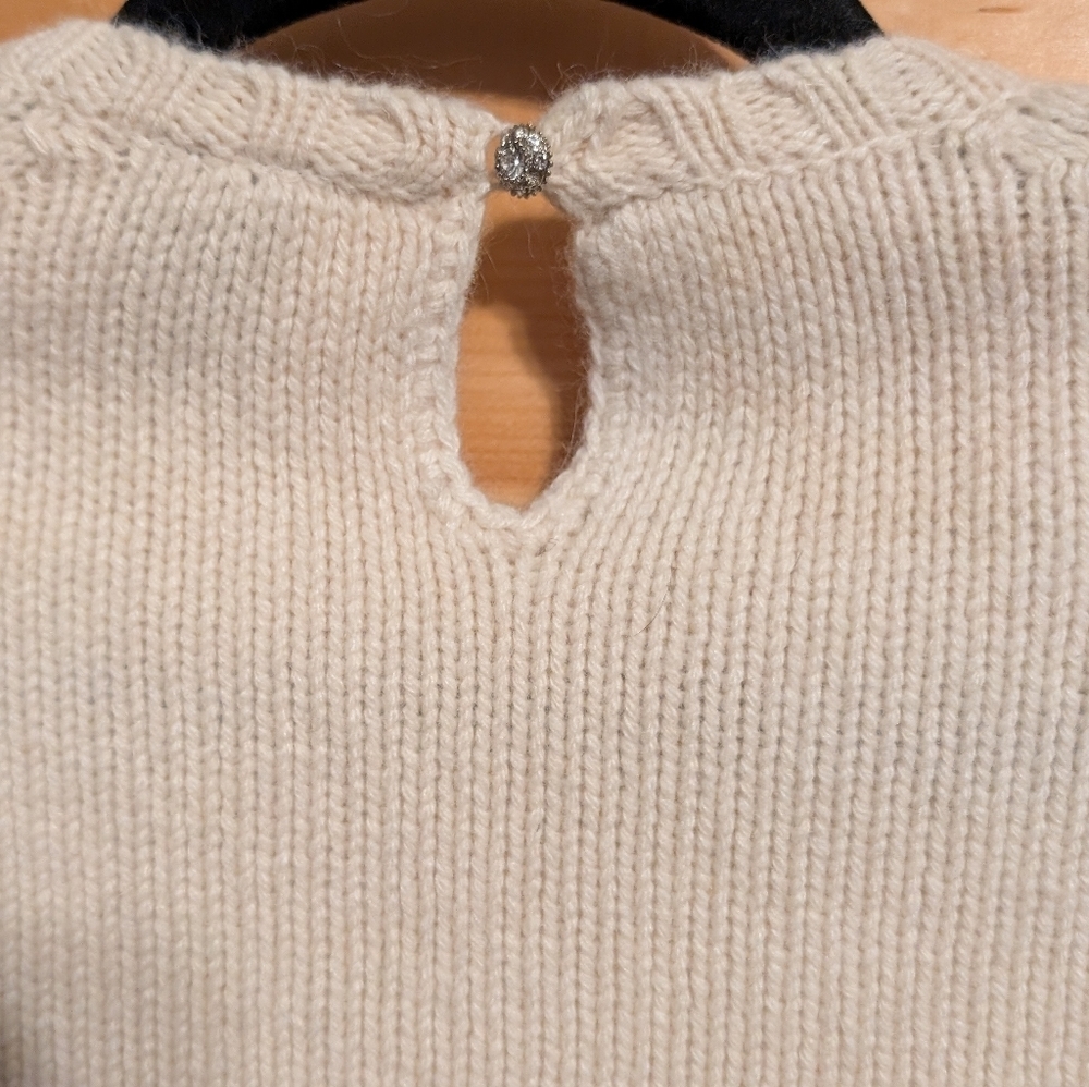 GAP Ivory Cable Knit Pullover, Cute Detail. Medium - Picture 3 of 3